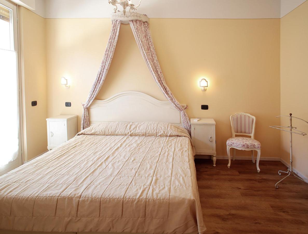 Appartamenti Piazza Umberto I Torri del Benaco Kültér fotó