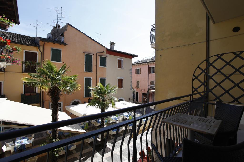 Appartamenti Piazza Umberto I Torri del Benaco Szoba fotó
