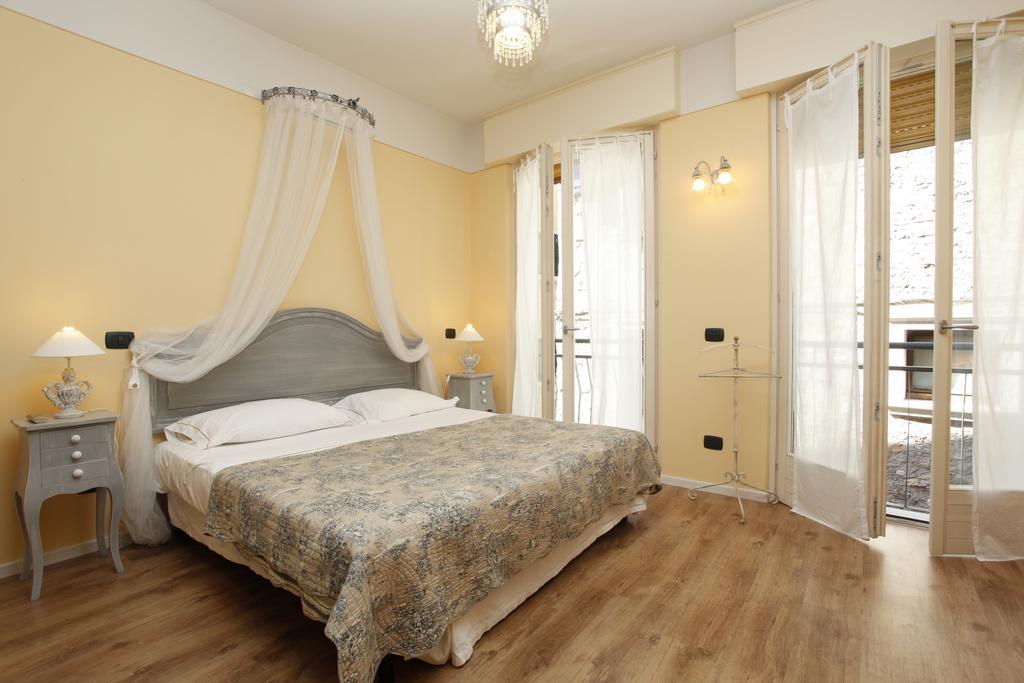 Appartamenti Piazza Umberto I Torri del Benaco Szoba fotó